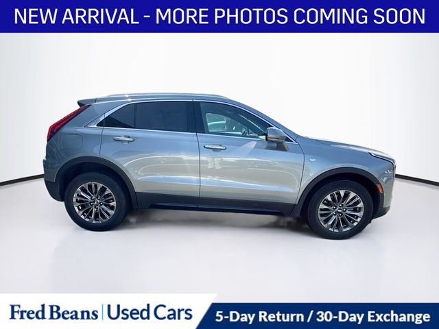 2025 Cadillac XT4 Premium Luxury photo 3