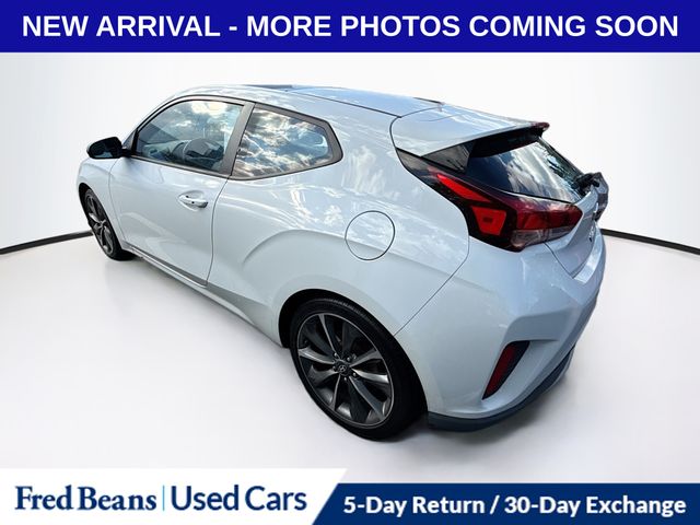 2019 Hyundai Veloster 2.0L Premium photo 2