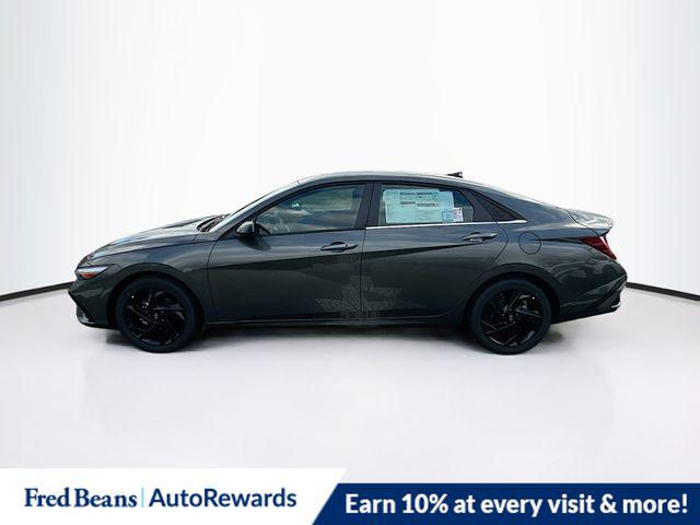 2026 Hyundai Elantra SEL Sport photo 3