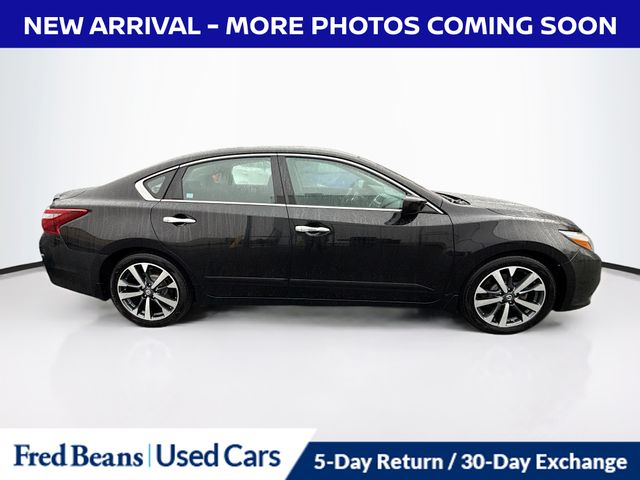 2017 Nissan Altima 2.5 SR photo 4
