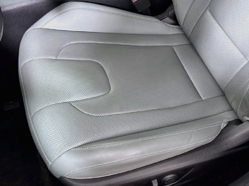 Certified 2025 Hyundai Elantra Hybrid Limited Sedan