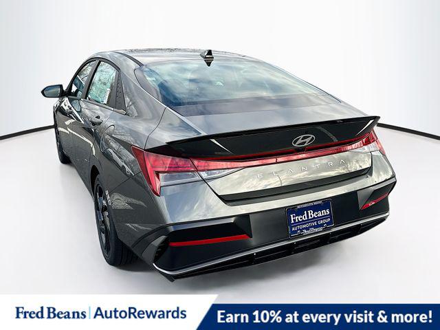 2026 Hyundai Elantra SEL Sport photo 4