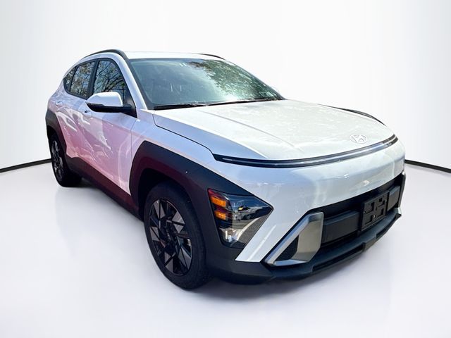 2025 Hyundai Kona SEL photo 2