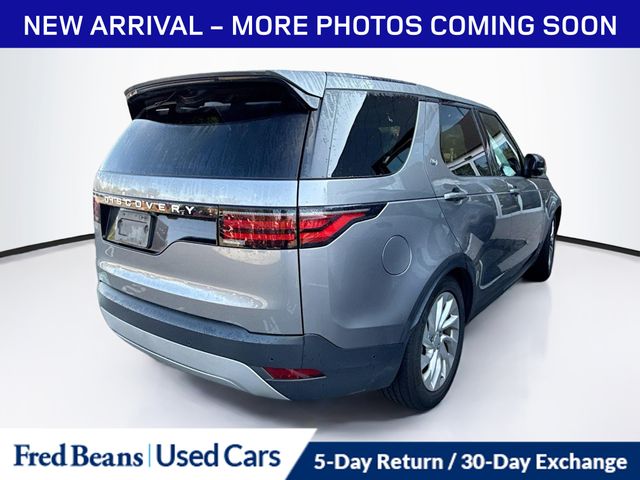 2024 Land Rover Discovery P300 S photo 3