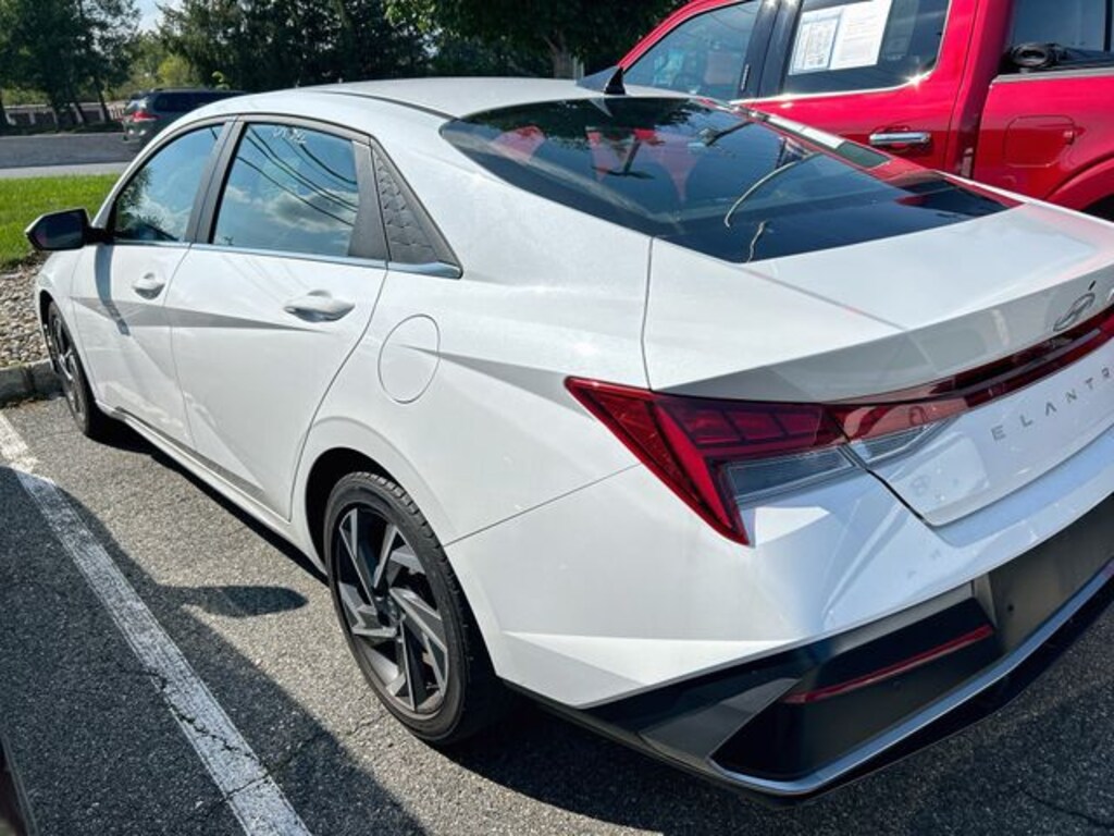 Certified 2024 Hyundai Elantra Limited Sedan