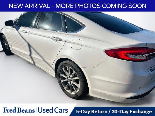 Used 2017 Ford Fusion SE Sedan