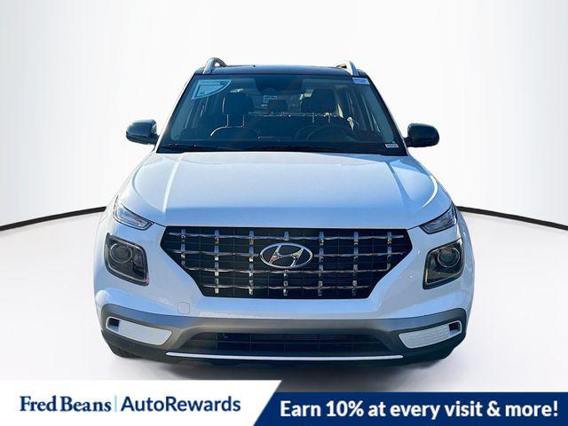 2026 Hyundai Venue SEL photo 2