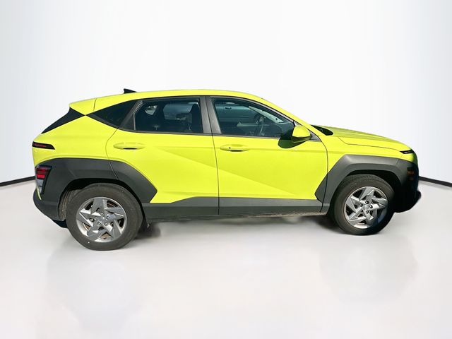 2024 Hyundai Kona SE photo 3