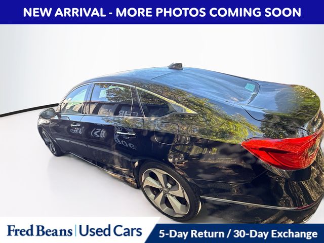 2018 Honda Accord Touring photo 3