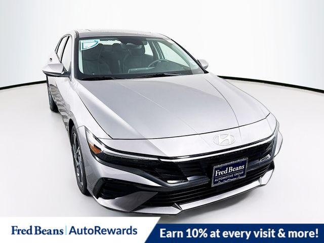 2025 Hyundai Elantra SEL's photo