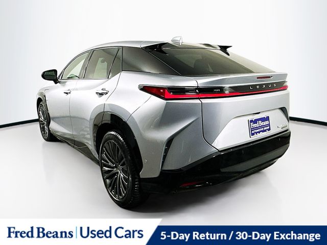 2023 Lexus RZ 450e Luxury photo 4
