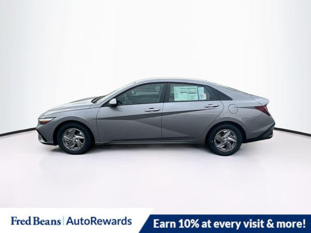 New 2026 Hyundai Elantra SE Sedan