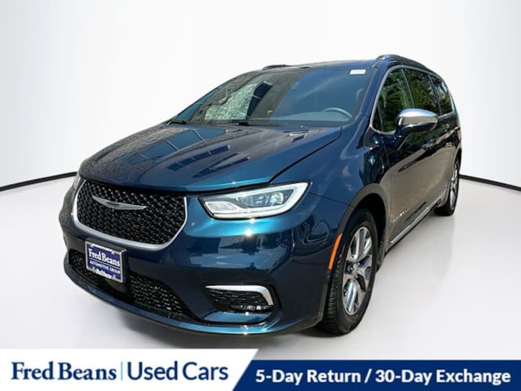 Certified 2022 Chrysler Pacifica Hybrid Pinnacle Van Passenger Van