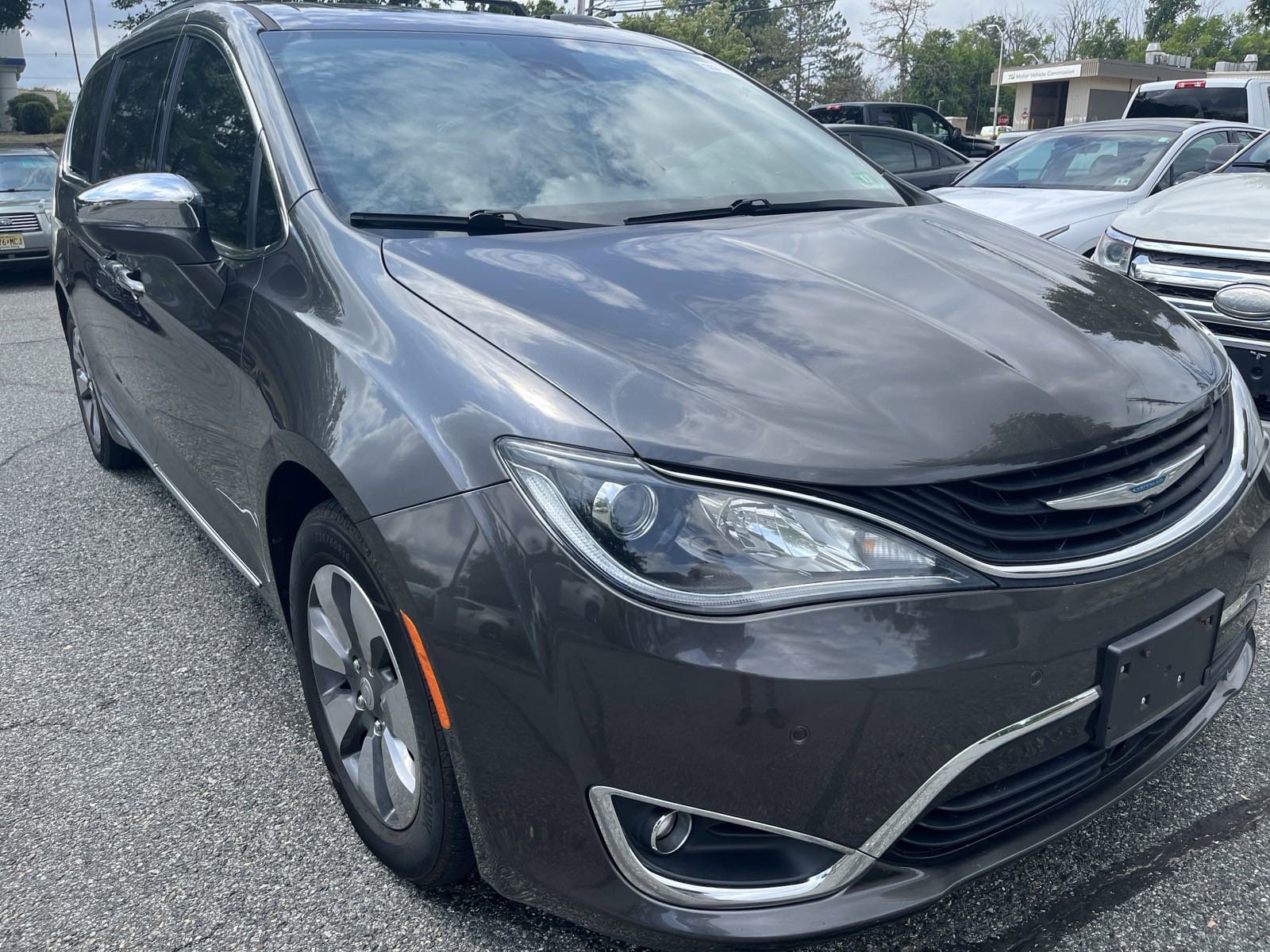 Used 2018 Chrysler Pacifica Hybrid Limited with VIN 2C4RC1N74JR169696 for sale in Flemington, NJ