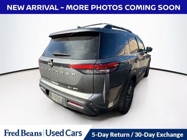 2022 Nissan Pathfinder SV photo 3