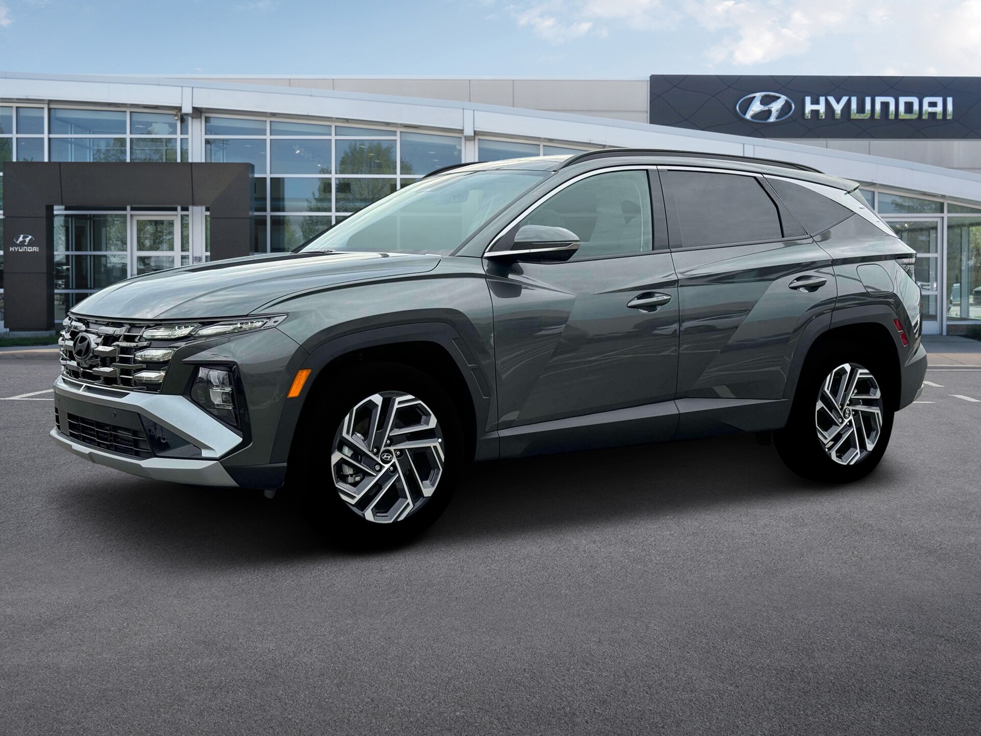 2025 Hyundai Tucson Hybrid Limited photo 2