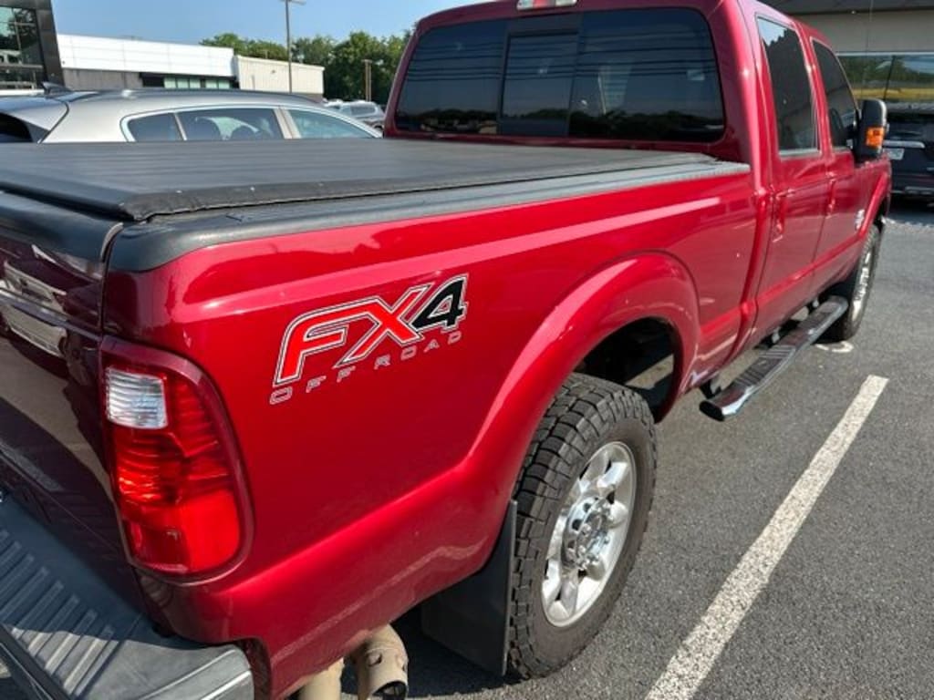 Used 2015 Ford F-250 XLT Truck Crew Cab