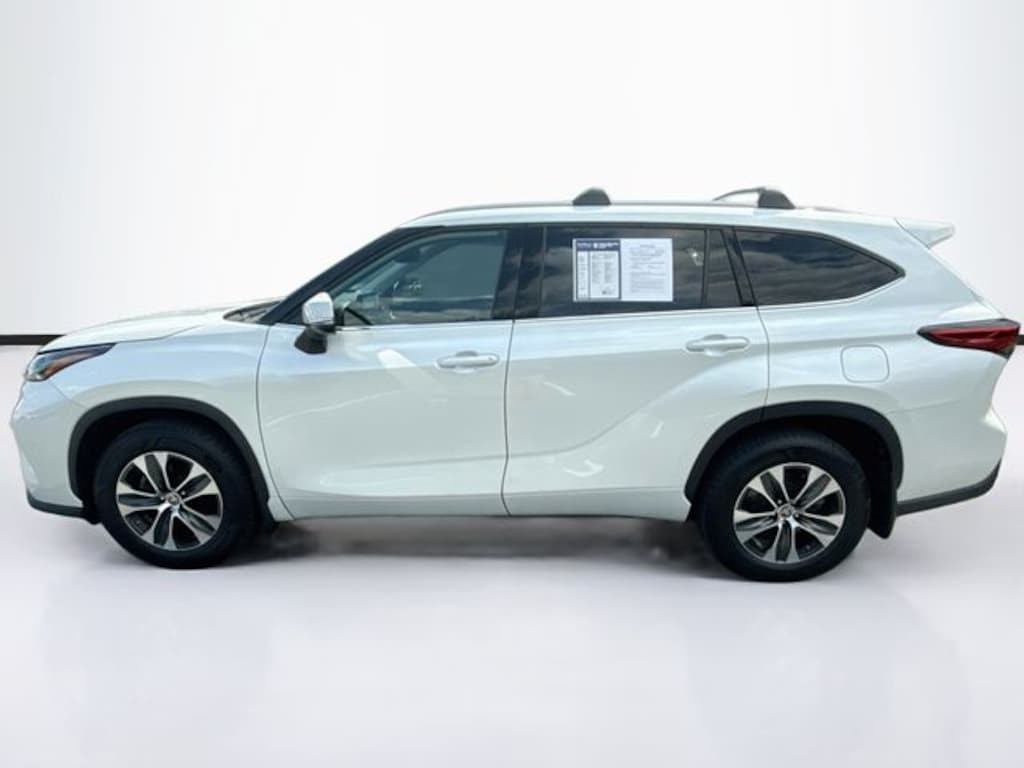 Used 2022 Toyota Highlander XLE SUV