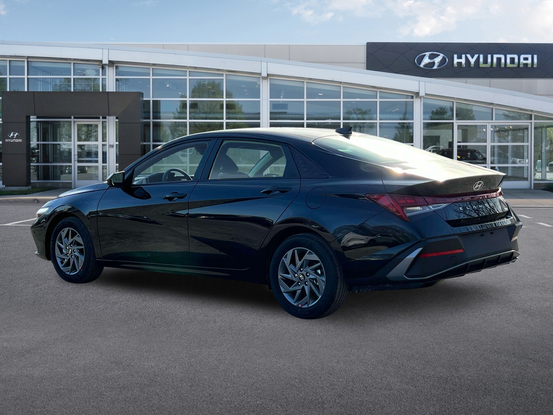 2025 Hyundai Elantra Hybrid Blue photo 2