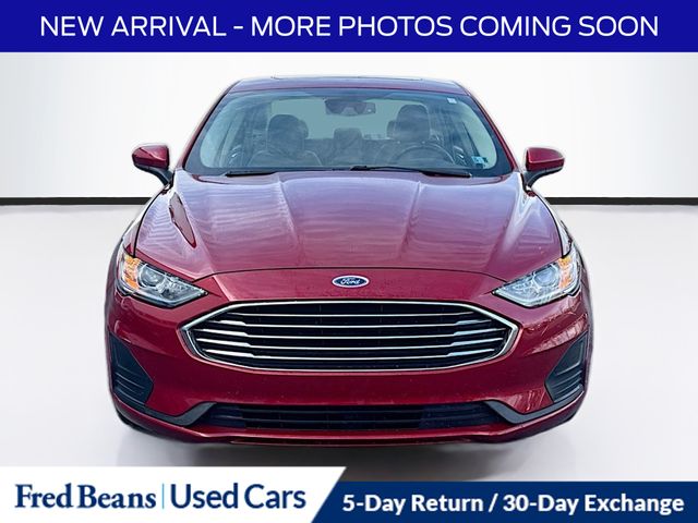 2020 Ford Fusion SE photo 2