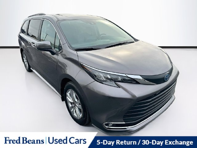 2024 Toyota Sienna Van Passenger Van 