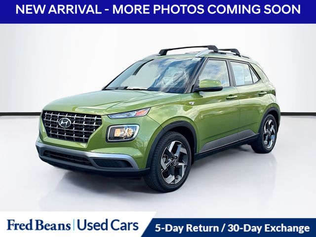 2023 Hyundai Venue SEL photo 2