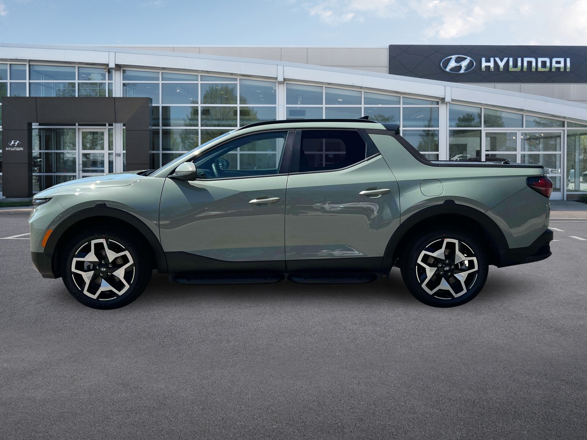 2024 Hyundai Santa Cruz Limited photo 2