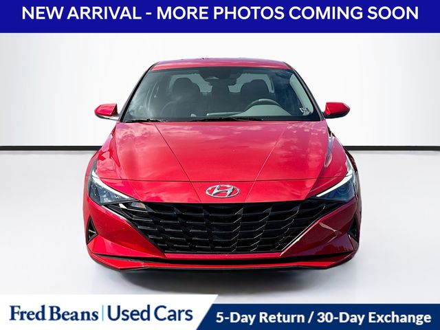 2023 Hyundai Elantra SEL photo 2