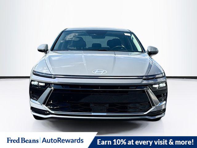 2025 Hyundai Sonata Hybrid SEL photo 2