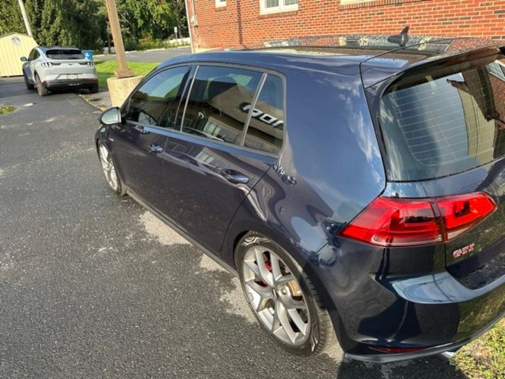 Used 2017 Volkswagen Golf GTI SE 4-Door Hatchback