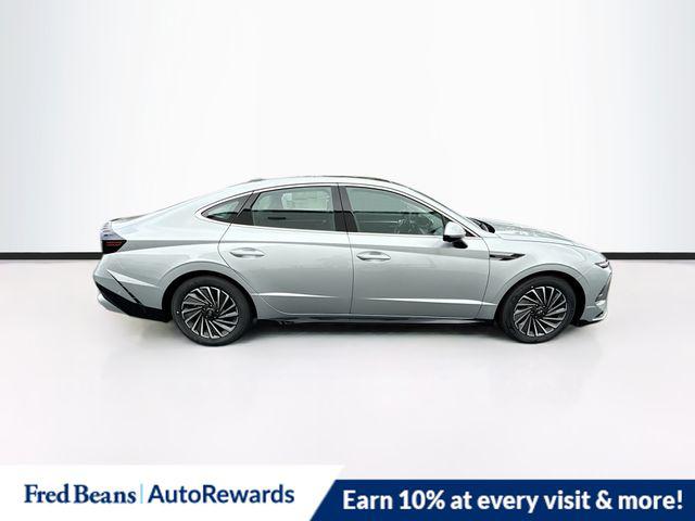 2025 Hyundai Sonata Hybrid Limited - Photo 10