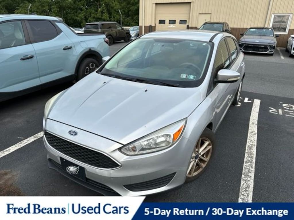Used 2017 Ford Focus SE Hatchback