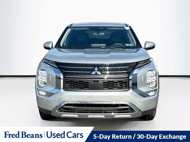 2022 Mitsubishi Outlander SE photo 2