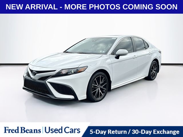 2023 Toyota Camry SE photo 3