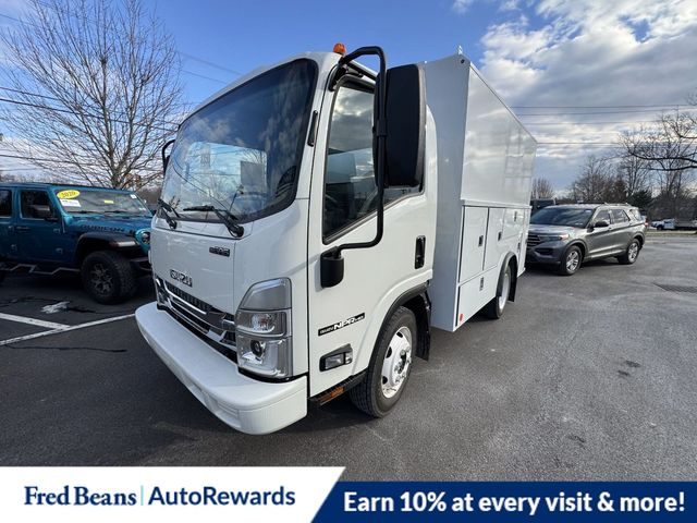 2025 Isuzu NPR's photo