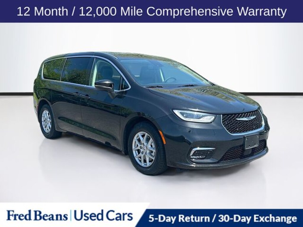 Used 2023 Chrysler Pacifica Touring L Van Passenger Van