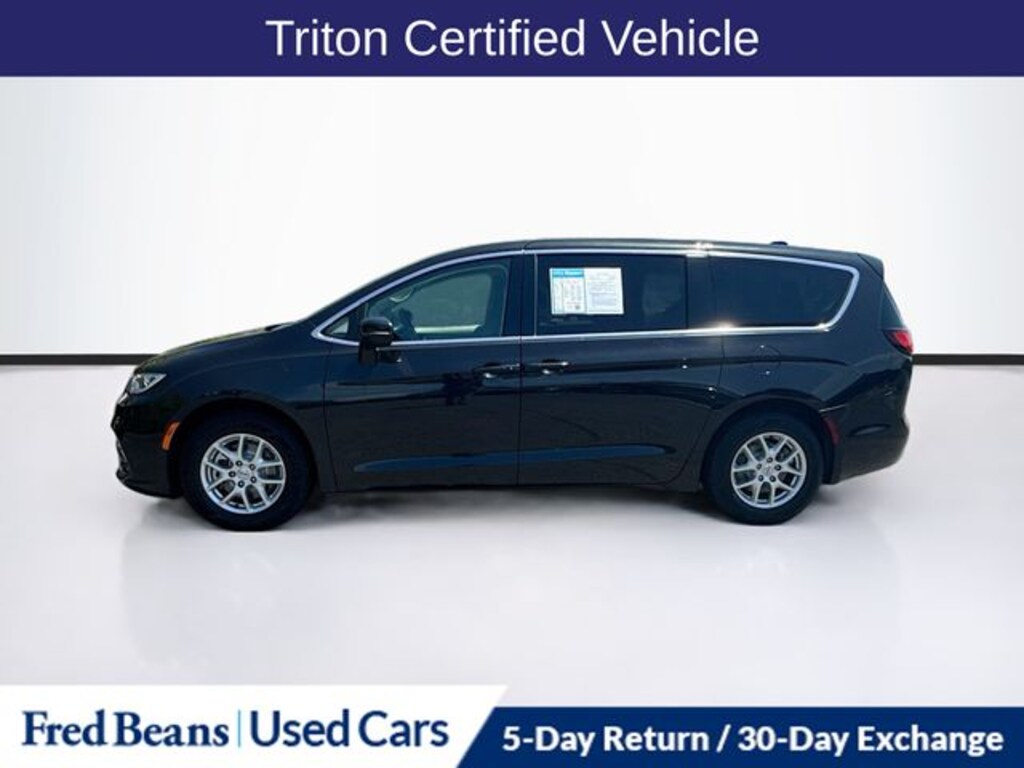 Used 2023 Chrysler Pacifica Touring L Van Passenger Van