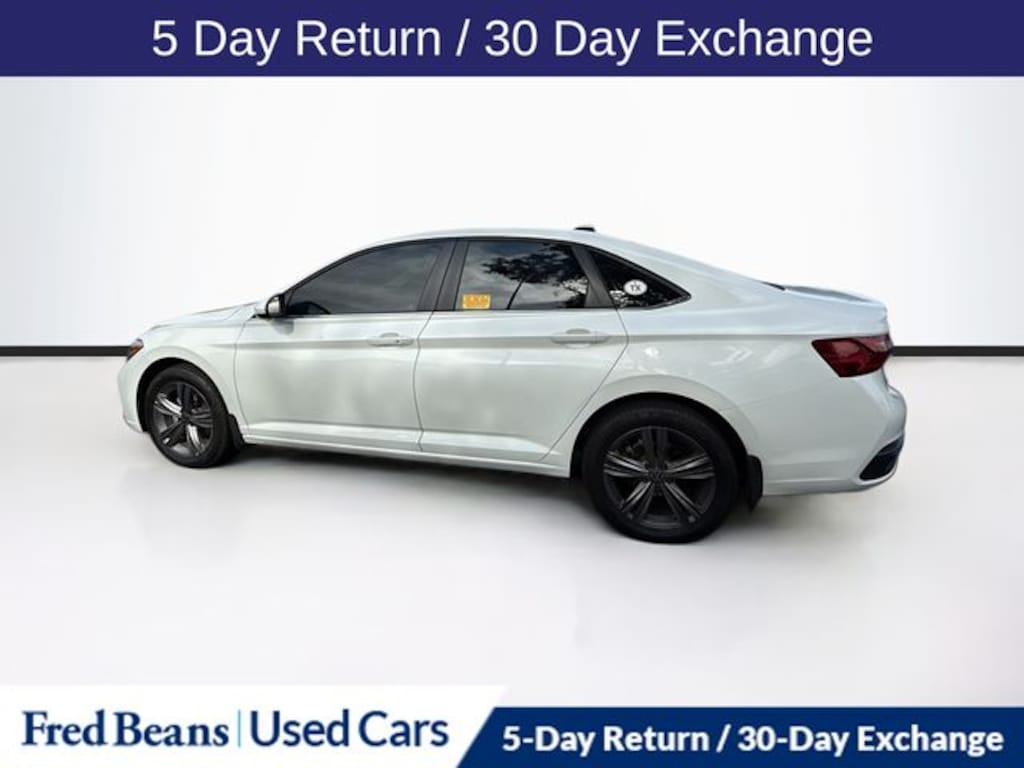 Used 2024 Volkswagen Jetta 1.5T SE Sedan