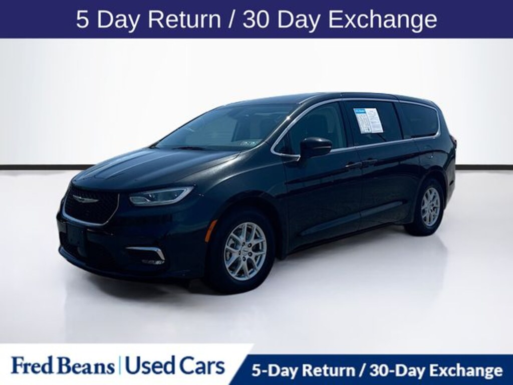 Used 2023 Chrysler Pacifica Touring L Van Passenger Van
