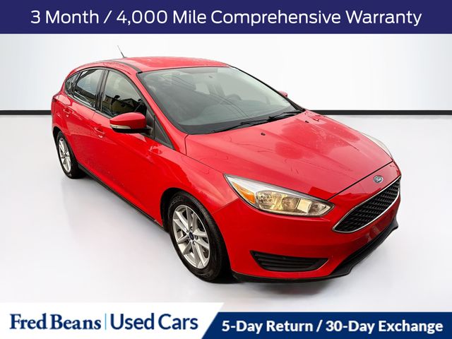 2017 Ford Focus SE's photo