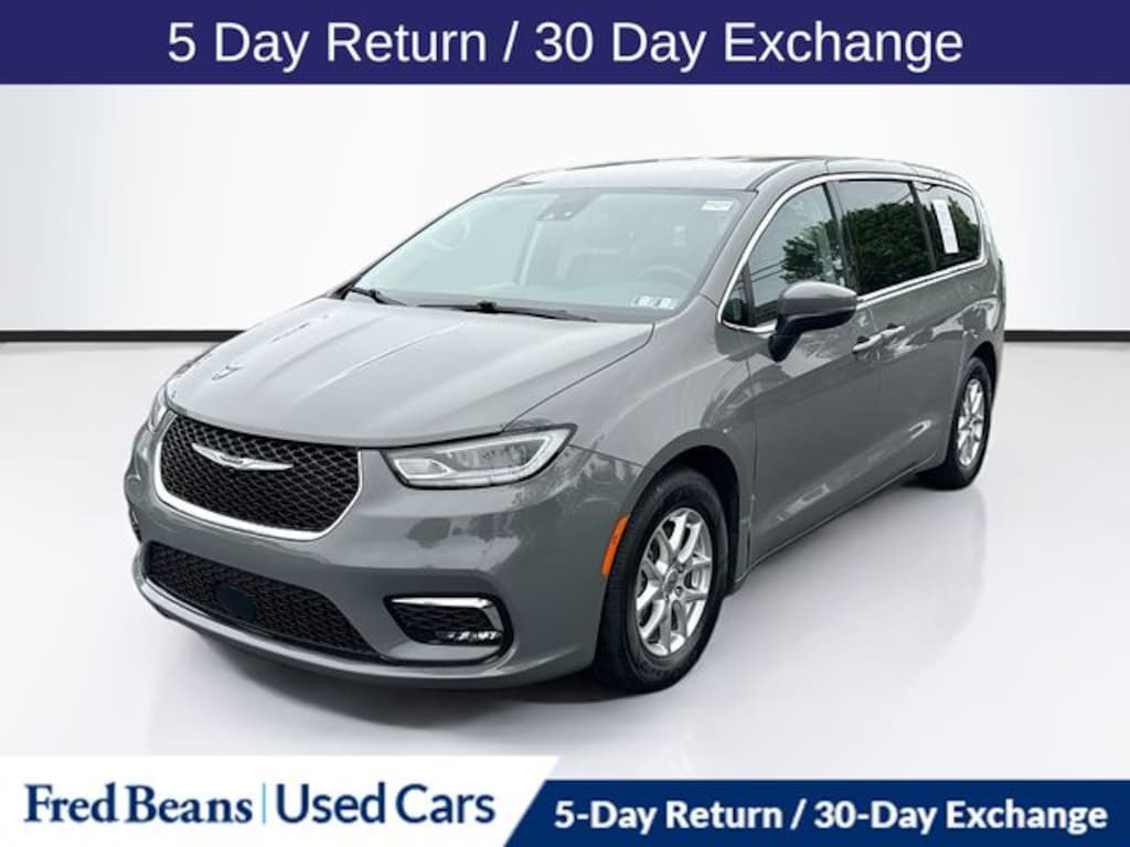 Used 2023 Chrysler Pacifica Touring L Van Passenger Van