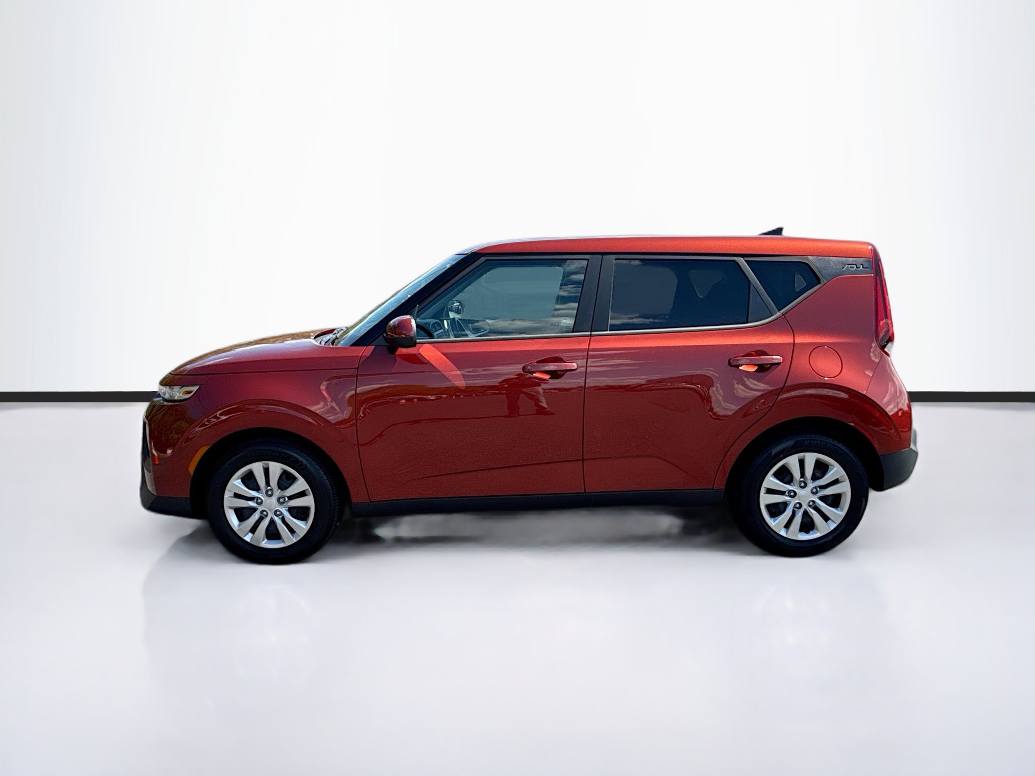 2022 Kia Soul LX photo 2