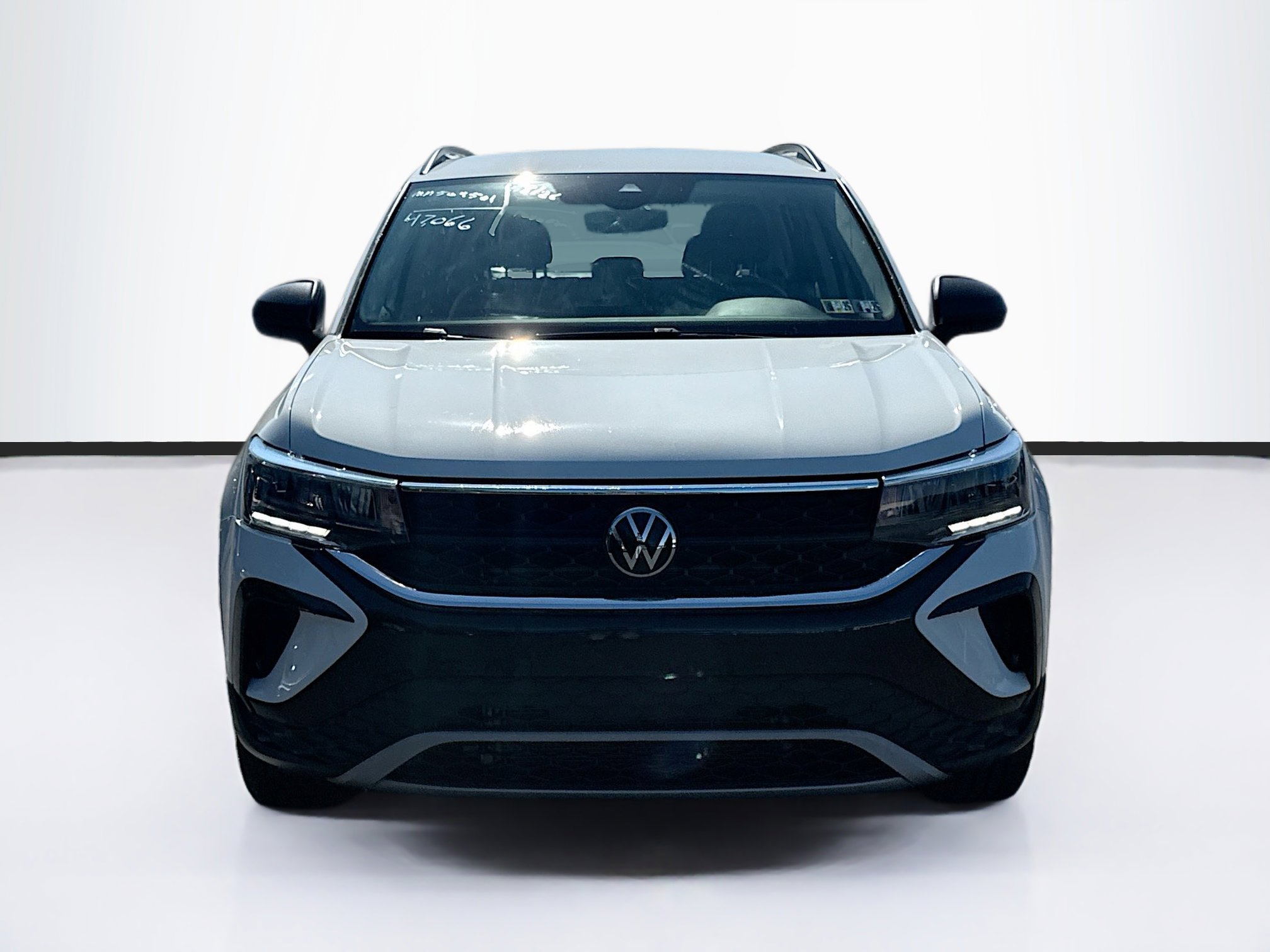2023 Volkswagen Taos S photo 2