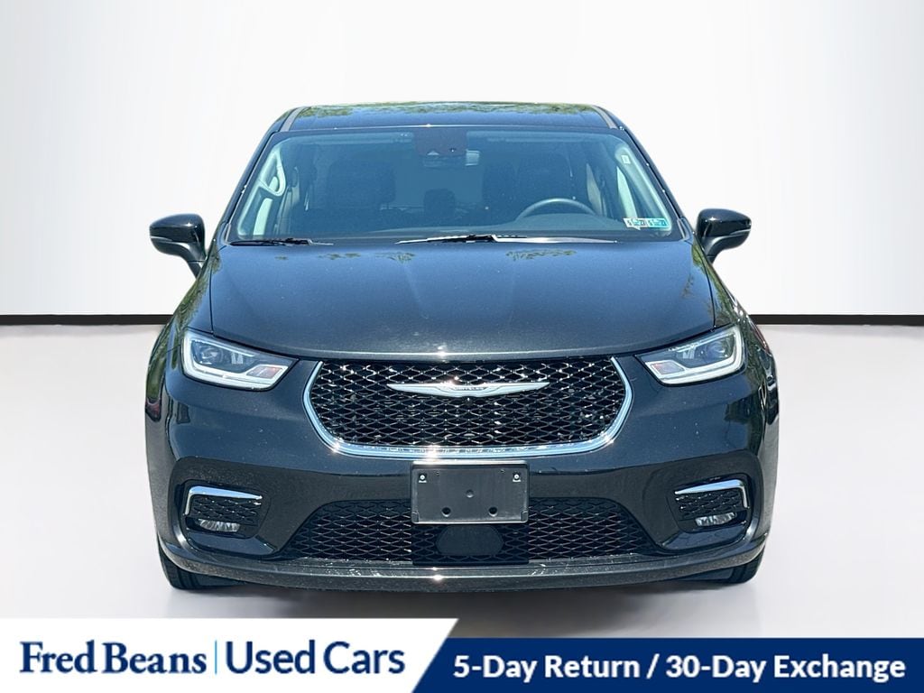 Used 2023 Chrysler Pacifica Touring L Van Passenger Van