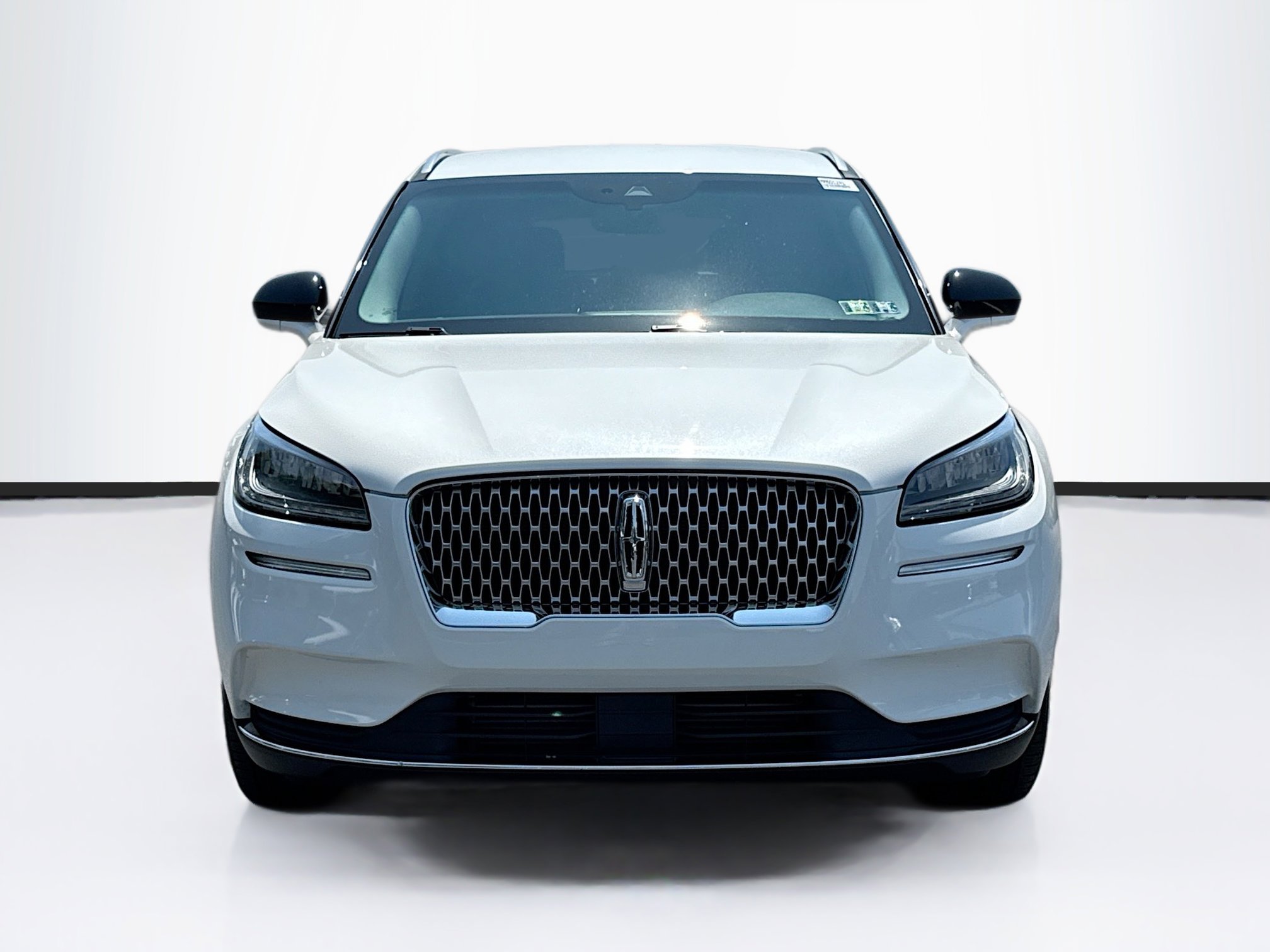 2022 Lincoln Corsair Standard photo 2