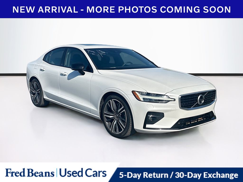 2019 Volvo S60 T6 R-Design AWD's photo