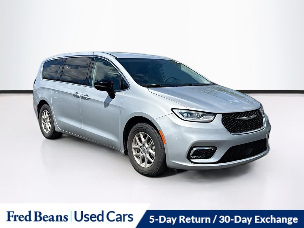 Used 2024 Chrysler Pacifica Touring L Van Passenger Van