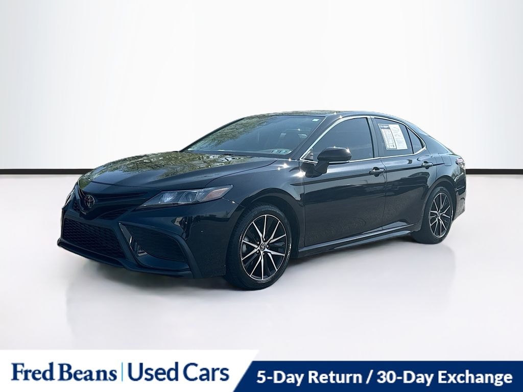 Used 2023 Toyota Camry SE Sedan