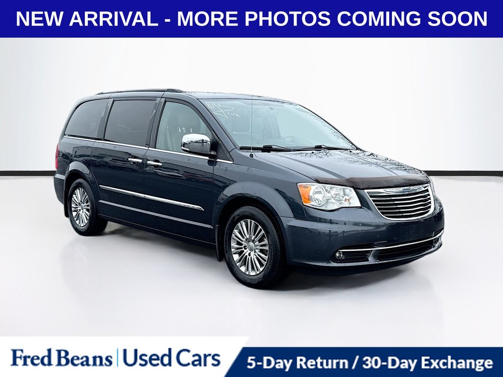 2013 Chrysler Town & Country Touring-L