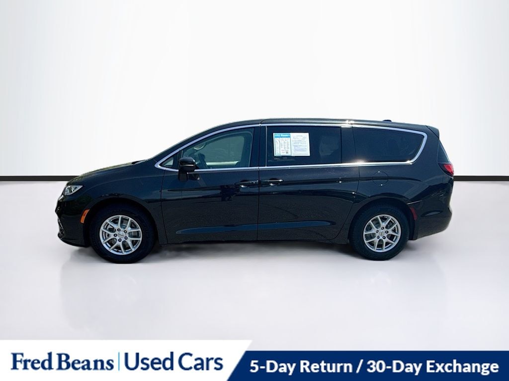 Used 2023 Chrysler Pacifica Touring L Van Passenger Van